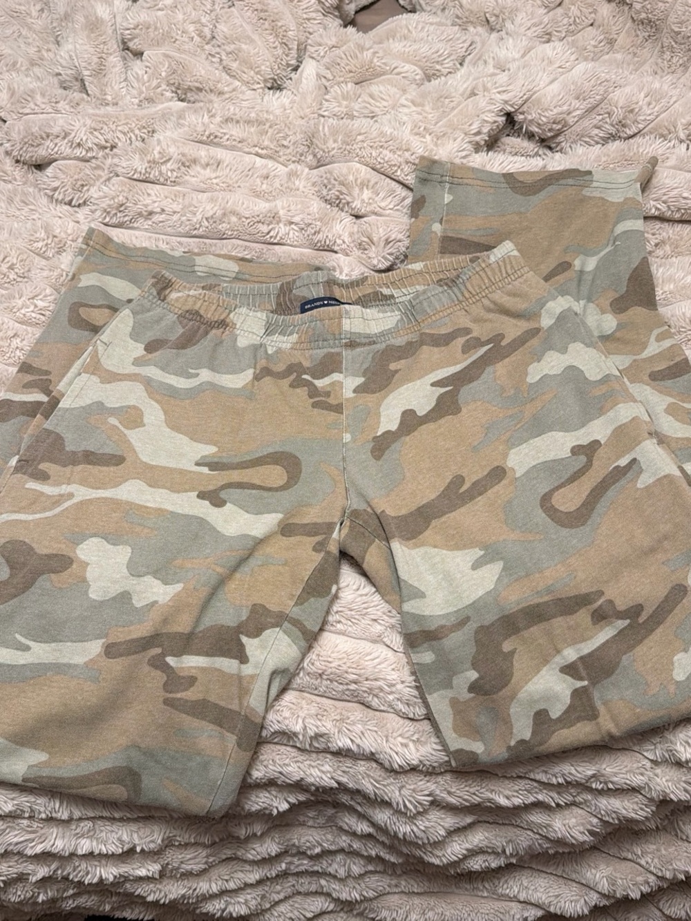 Brandy Melville Neutral Camo Sweatpants - Tan, Cream, Gray